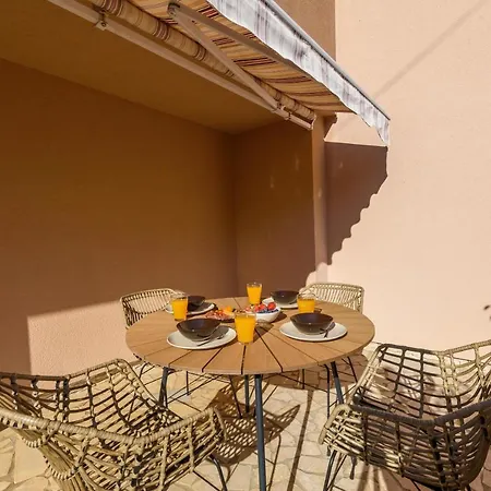 Mali Apartment