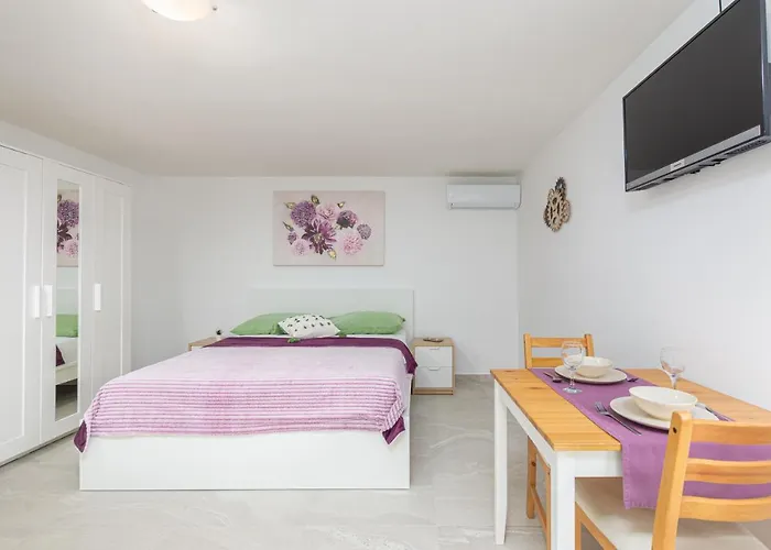 Apartament Mali *