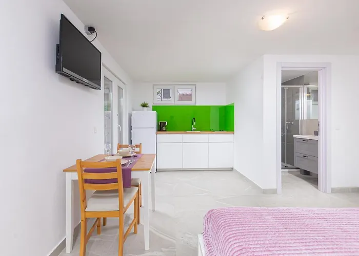 Mali Apartament *